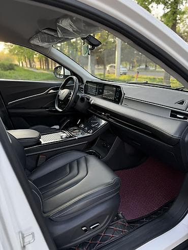 evo poliki: BYD E2: 2022 г., Автомат, Электромобиль, Кроссовер — 10