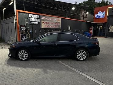 Toyota Camry: 2021 г., 2.5 л, Автомат, Бензин, Седан — 2