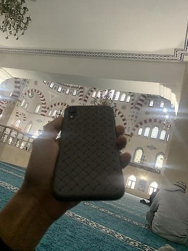 poco f2: IPhone Xr, Б/у, 64 ГБ, Черный, Чехол, 84 % — 3