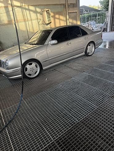 2 8: Mercedes-Benz E-класс AMG: 2000 г., 3.2 л, Автомат, Бензин, Седан — 1