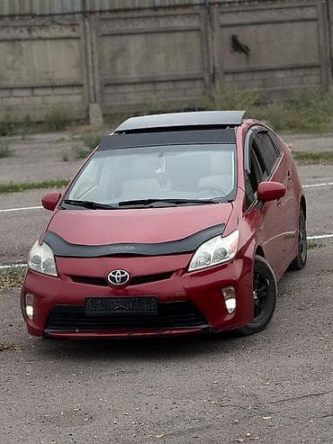 капот виш: Toyota Prius: 2012 г., 1.8 л, Вариатор, Гибрид, Лифтбек — 1