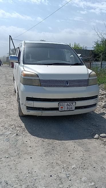 Транспорт: Toyota Voxy: 2004 г., Автомат, Бензин, Минивэн — 1