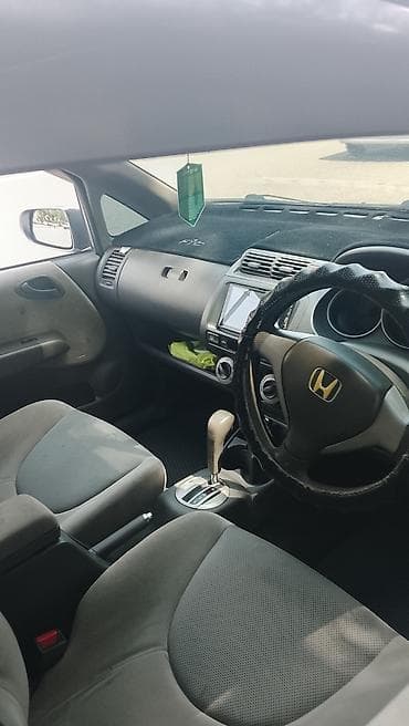 Продажа авто: Honda Fit: 2005 г., 1.3 л, Автомат, Бензин, Хэтчбэк — 6