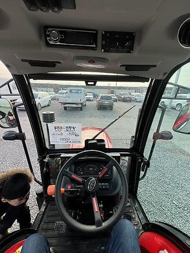 косилка мото: Колесный трактор с кабиной, красный, полноприводный (4×4). Основные — 7