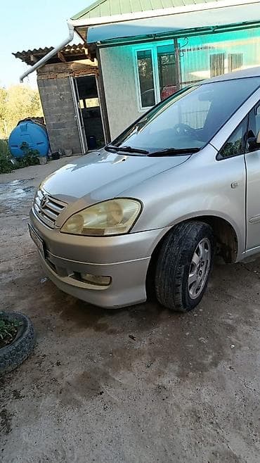Toyota Ipsum: 2002 г., 2.4 л, Автомат, Бензин, Минивэн