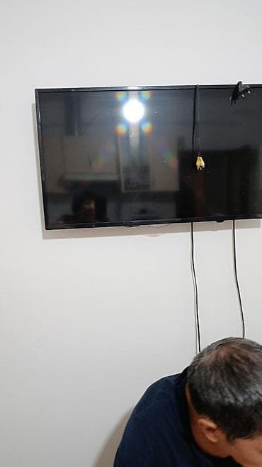 xbox microsoft: Телевизор с плоским экраном, настенное крепление — 1