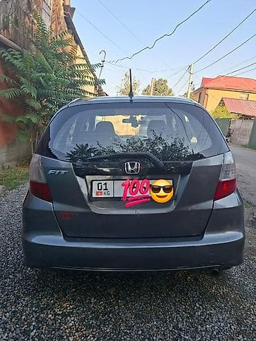 Honda Fit: 2010 г., 1.5 л, Автомат, Бензин, Хэтчбэк