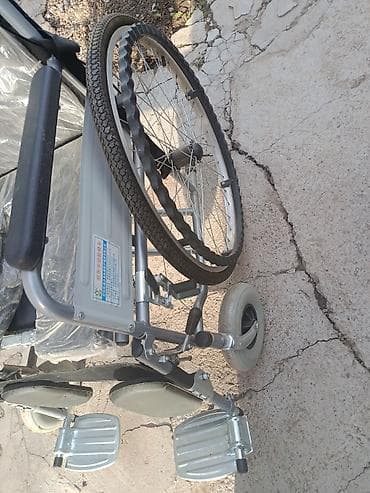 купить кресло каталка: Инвалидная кресло-коляска с санитарным вырезом и съемным судном - — 4