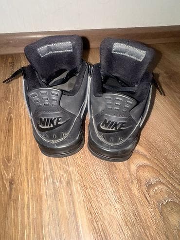 Мужская обувь: Кроссовки Nike Air Jordan 4, цвет чёрный (triple black). Nike Air — 3
