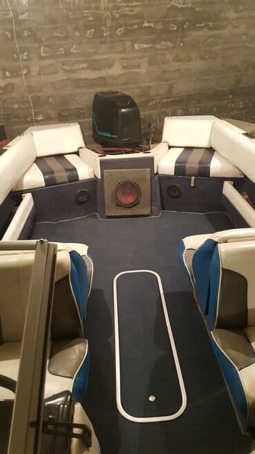 кара суу базары аренда: Катер Bayliner с сине-белой отделкой. Оборудован ветровым стеклом — 6