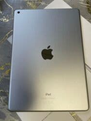 срочно продаю ноутбук: Планшет, Apple, память 32 ГБ, Б/у, Классический цвет - Серебристый — 3