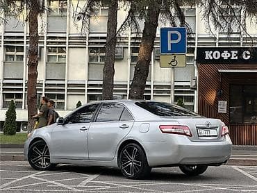 Toyota Camry: 2010 г., 2.5 л, Типтроник, Газ — 3