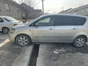 телевизор на авто: Toyota Avensis Verso: 2002 г., 2 л, Механика, Дизель, Минивэн — 5