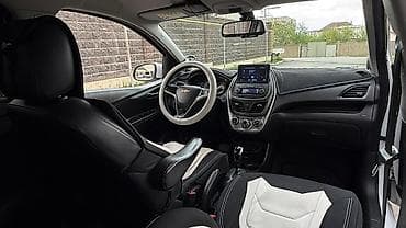 shevrolet camaro: Chevrolet Spark: 2016 г., 1 л, Автомат, Бензин, Хэтчбэк — 3