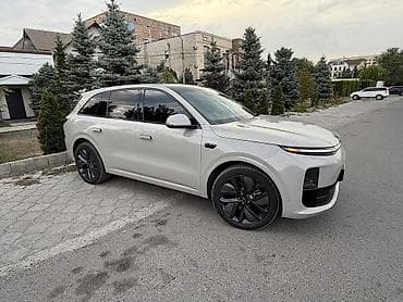 Lixiang L6: 2024 г., 1.5 л, Автомат, Гибрид, Кроссовер