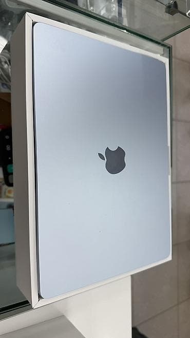 iphone 13mini: MacBook Air 13.6" (цвет: Starlight/голубой,) M5 chip 16/512 Процент — 2