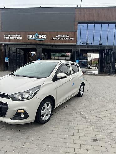 спарк 1: Chevrolet Spark: 2017 г., 1 л, Автомат, Бензин, Хэтчбэк — 2