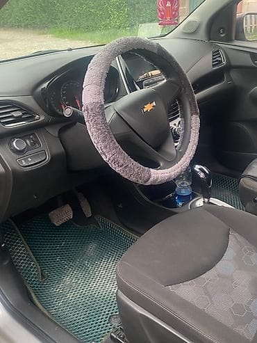 2017: Chevrolet Spark: 2017 г., 1 л, Автомат, Бензин, Хэтчбэк — 7