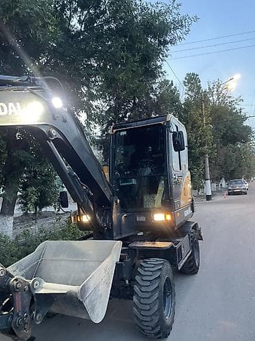 Транспорт: Экскаватор, Hyundai, 2022 г., Колесный — 1