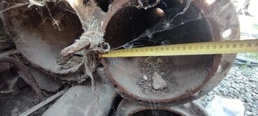 Труба металлическая, с фланцами на двух концах. 4 штуки по 2,5 метра