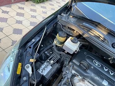 салон гольф 4: Toyota Ipsum: 2003 г., 2.4 л, Автомат, Бензин, Минивэн — 8