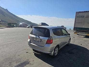 Honda Fit: 2003 г., 1.5 л, Автомат, Бензин, Хэтчбэк — 8