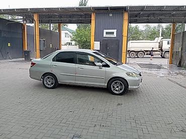 Honda Город: 2003 г., Бензин, Седан — 2