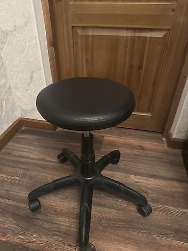 стульчики для офиса: Табуретка, Б/у, Пластик, Не раскладной — 2