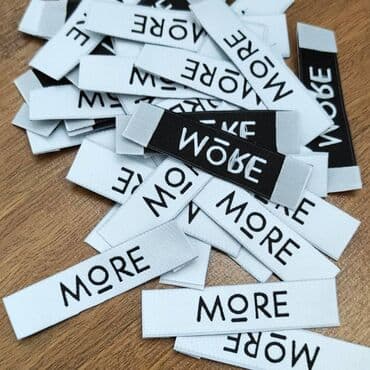 вышивка вишивка вышывка вишывка вышивалка вышивальная вышывалная вышивалный вышивальный вышывалка вышивальный вышивалный вышивальная: Жаккардовые этикетки, и основа и логотип вышиваются нитями, главное — 5