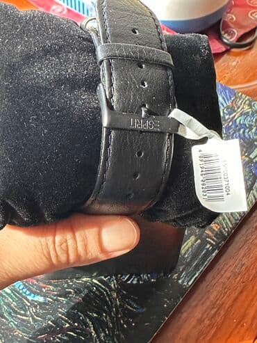 домашние часы: Новые часы фирмы Esprit, привезенные с Англии в подарок. На стекле — 2