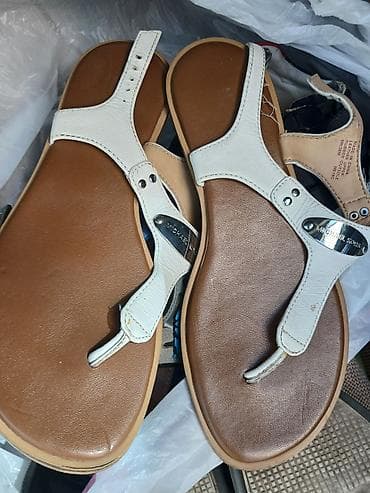 сафия: Женские сандалии Michael Kors - Модель: кожаные сандалии-вьетнамки с — 1