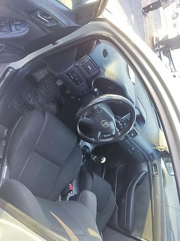 golf 2: Toyota Avensis: 2003 г., 2 л, Механика, Бензин, Седан — 9