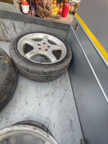 покрышка 12 дюймов: Литые Диски R 18 AMG, Комплект, отверстий - 5, Б/у — 3