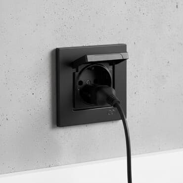 аппарат для грилья: Квадратная электрическая розетка черного цвета с заземлением и — 1