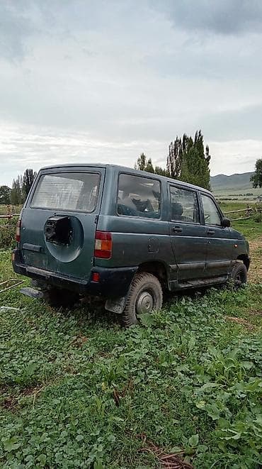 эвакуаторы нарын: УАЗ Simbir: 2002 г., 2.4 л, Кол менен иштөөчү, Бензин, Жол тандабас — 4