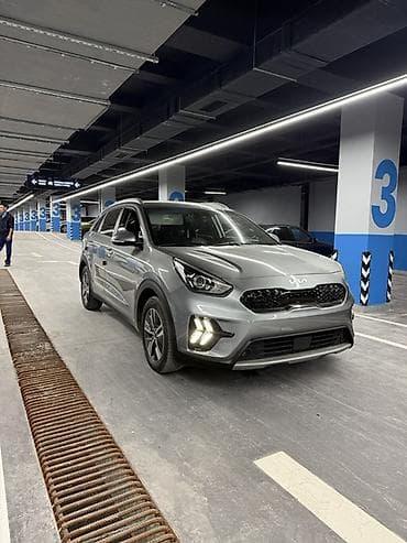 Kia Niro: 2021 г., 1.6 л, Робот, Гибрид, Кроссовер