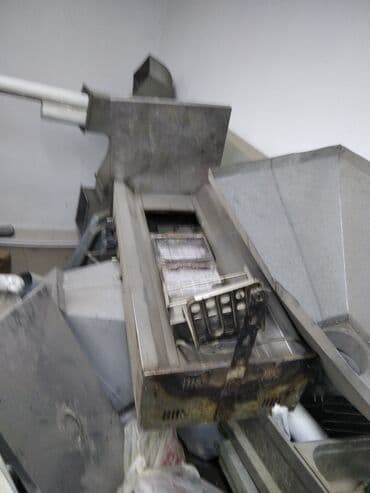 шоколадный фонтанчик: Промышленная электрическая фритюрница с конвейерной/погружной корзиной — 3