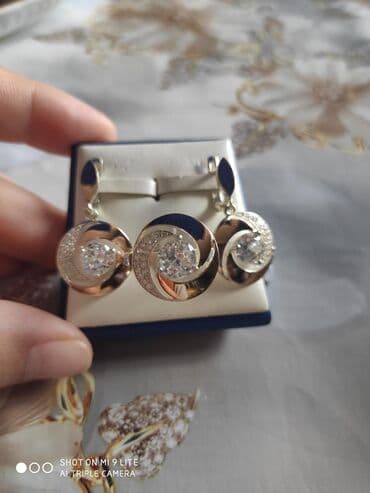 свадебные наборы ручной: Серебро под золото 925 пробы Размеры имеются Камни цирконы Есть — 5