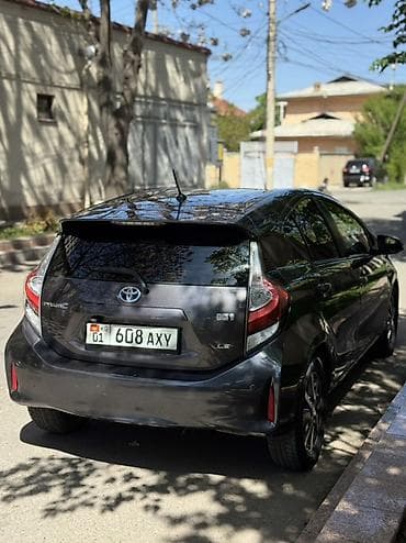 crv 1: Toyota Prius C: 2019 г., 1.5 л, Автомат, Гибрид, Хэтчбэк — 4