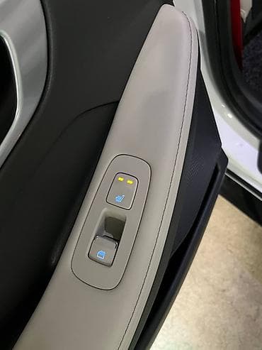 byd e2 2023: Hyundai Sonata: 2022 г., Седан — 5