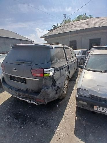 китайские минивены: Kia Carnival: 2019 г., Минивэн — 2