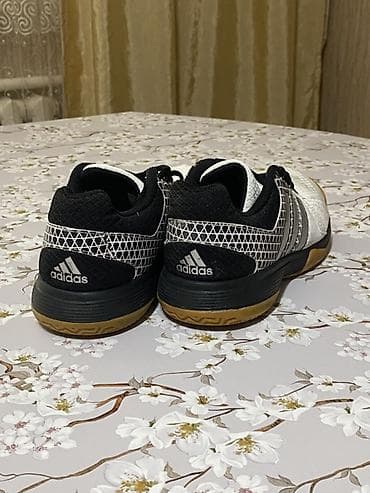 зимные сапоги: Мужские кроссовки, 42, Adidas, Б/у, цвет - Белый, Самовывоз, Платная доставка — 1