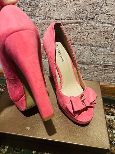 Угги: Продаю или меняю каблуки Размер 37 Возможно бартер на что нибудь — 1