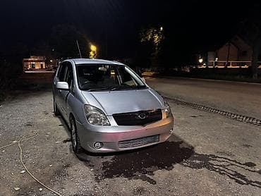 Toyota Corolla Spacio: 2002 г., 1.5 л, Автомат, Бензин, Хэтчбэк