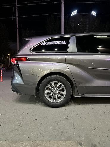Транспорт: Toyota Sienna: 2022 г., 2.5 л, Автомат, Гибрид, Минивэн — 5