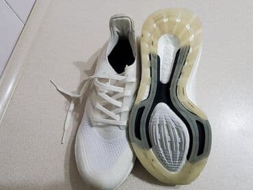 белые кросовки: Ботосы Adidas оригинал, унисекс, размер 39 1/2. Качество отличное — 5