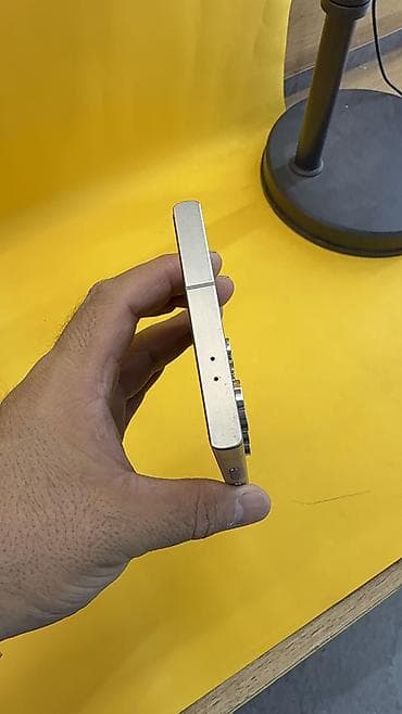 pixel 9a: Samsung Galaxy S24 Ultra, Б/у, 512 ГБ, 1 SIM, eSIM — 3
