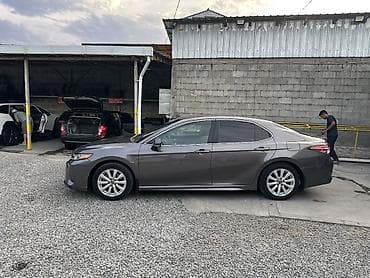 реалии: Toyota Camry: 2019 г., 2.5 л, Бензин, Седан — 2