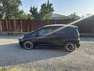багаж 124: Honda Fit: 2010 г., Автомат, Бензин, Хэтчбэк — 2