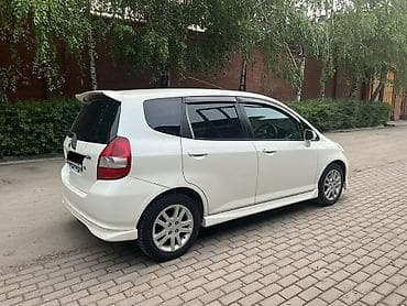 step wgn: Honda Fit: 2002 г., 1.3 л, Вариатор, Бензин, Хэтчбэк — 3